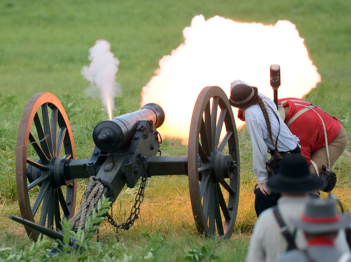 Photo of Civil War re-enactors.